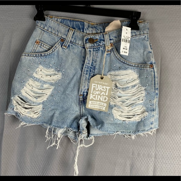 Distressed shorts size XS, embellished, NWT, SKU B5 - Picture 4 of 5